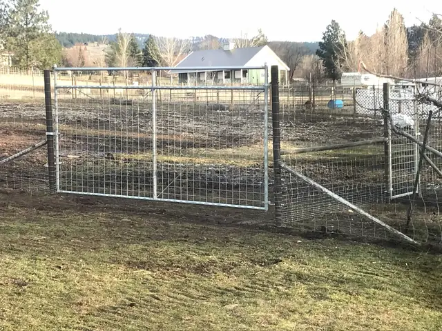 Custom ranch fencing and gate on a rural Eastern Oregon property